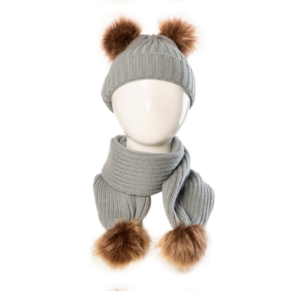 NWT Kids Hand Knitted Grey Hat and Scarf Set - Picture 4 of 4